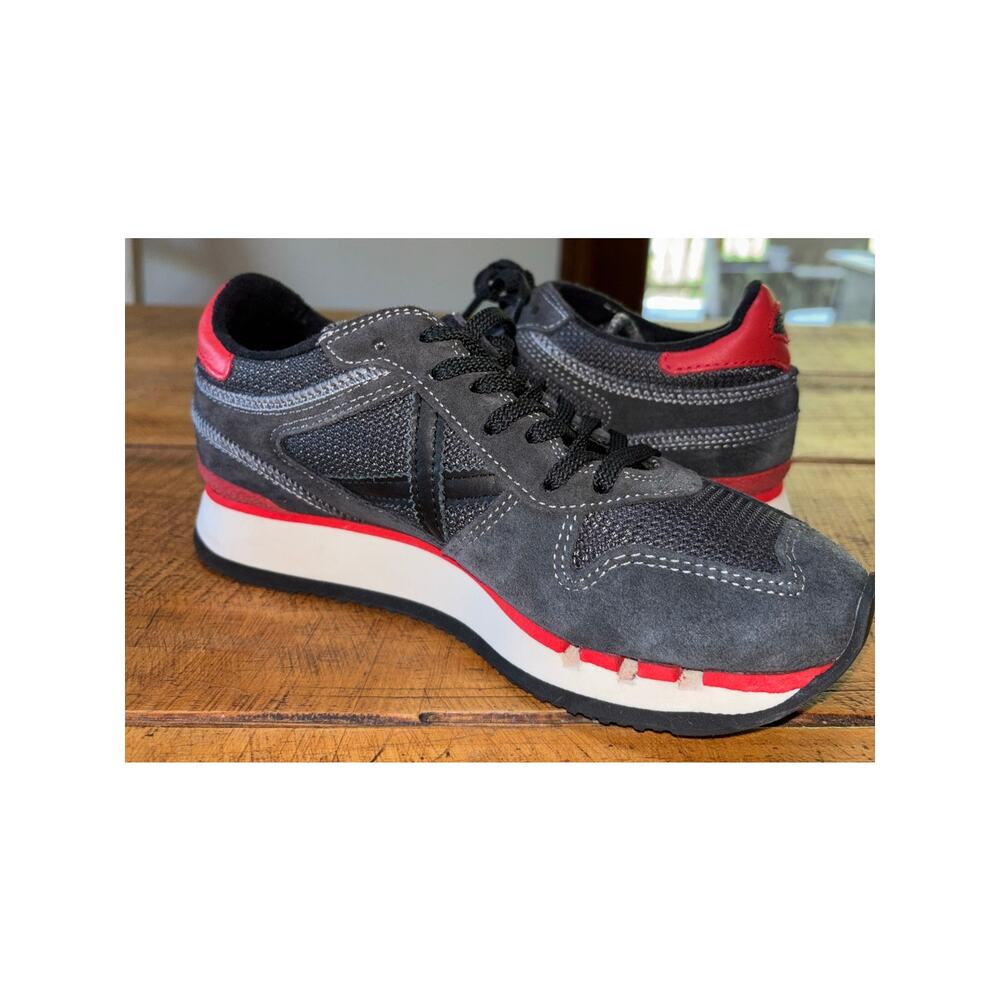 Unisex Munich Black Red Athletic Training Shoe Sneaker Womens 6 Mens 4.5 - Picture 10 of 12